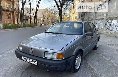 Седан Volkswagen Passat 1989 в Одесі