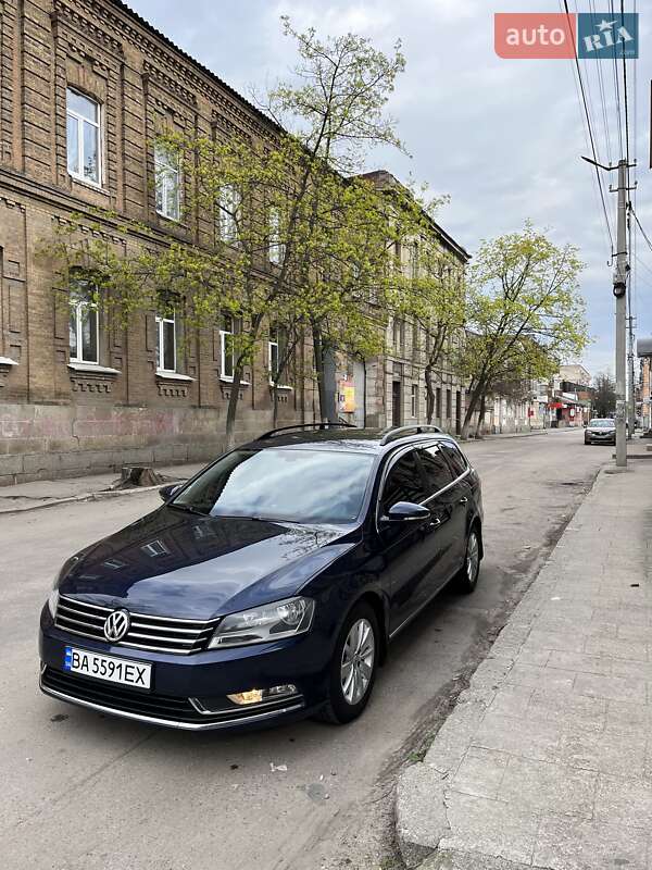 Универсал Volkswagen Passat 2011 в Кропивницком