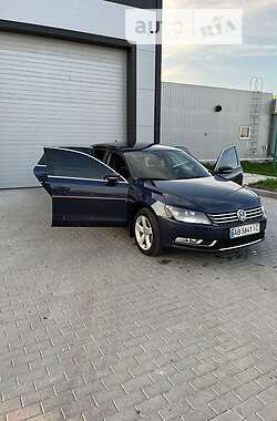 Седан Volkswagen Passat 2012 в Бершаді