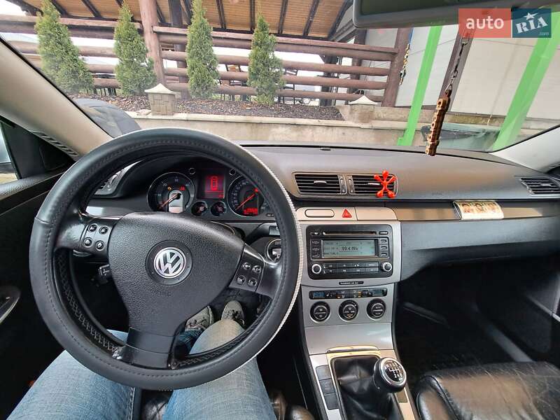 Універсал Volkswagen Passat 2006 в Чернівцях