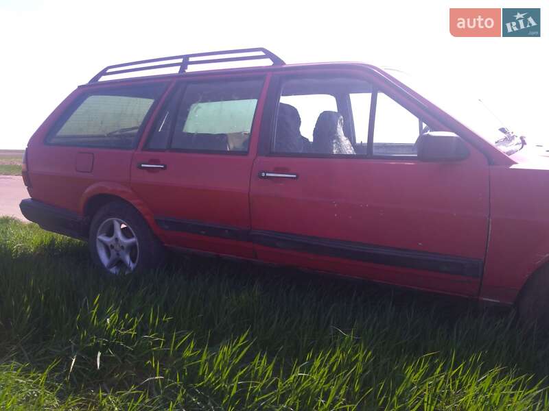 Універсал Volkswagen Passat 1987 в Голобах