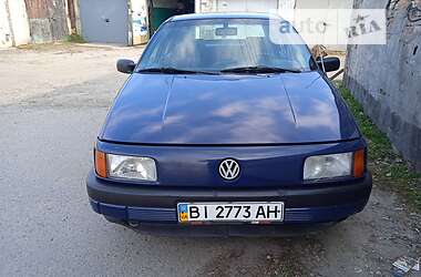 Седан Volkswagen Passat 1992 в Кременчуці