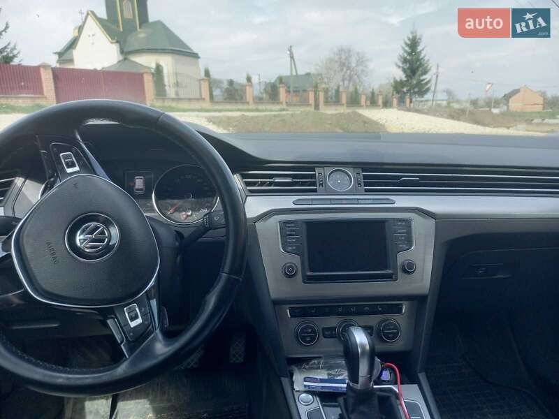 Универсал Volkswagen Passat 2015 в Тернополе