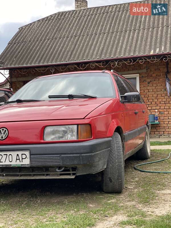 Универсал Volkswagen Passat 1988 в Борщеве