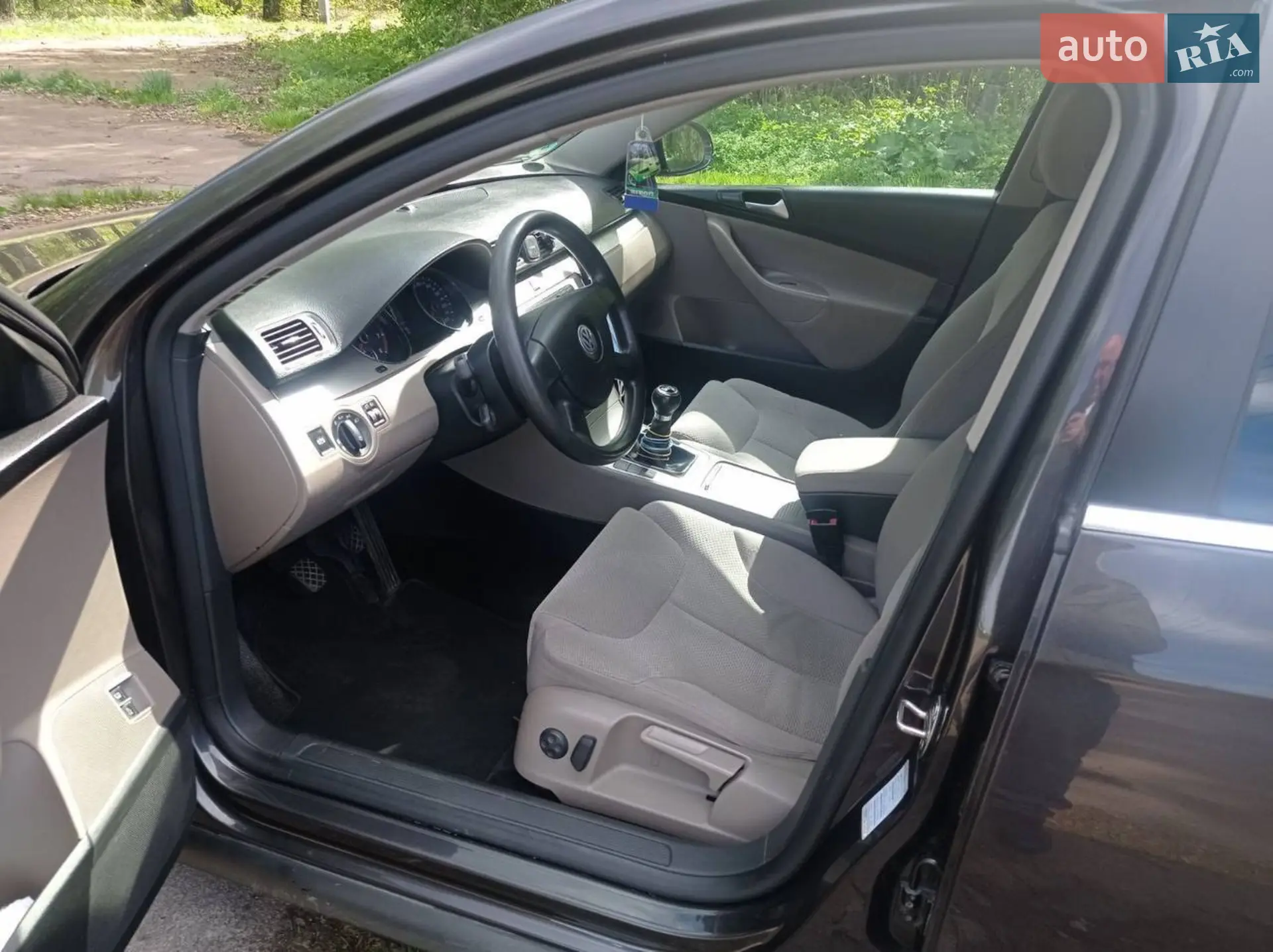 2010 Volkswagen Passat - мініатюра 9