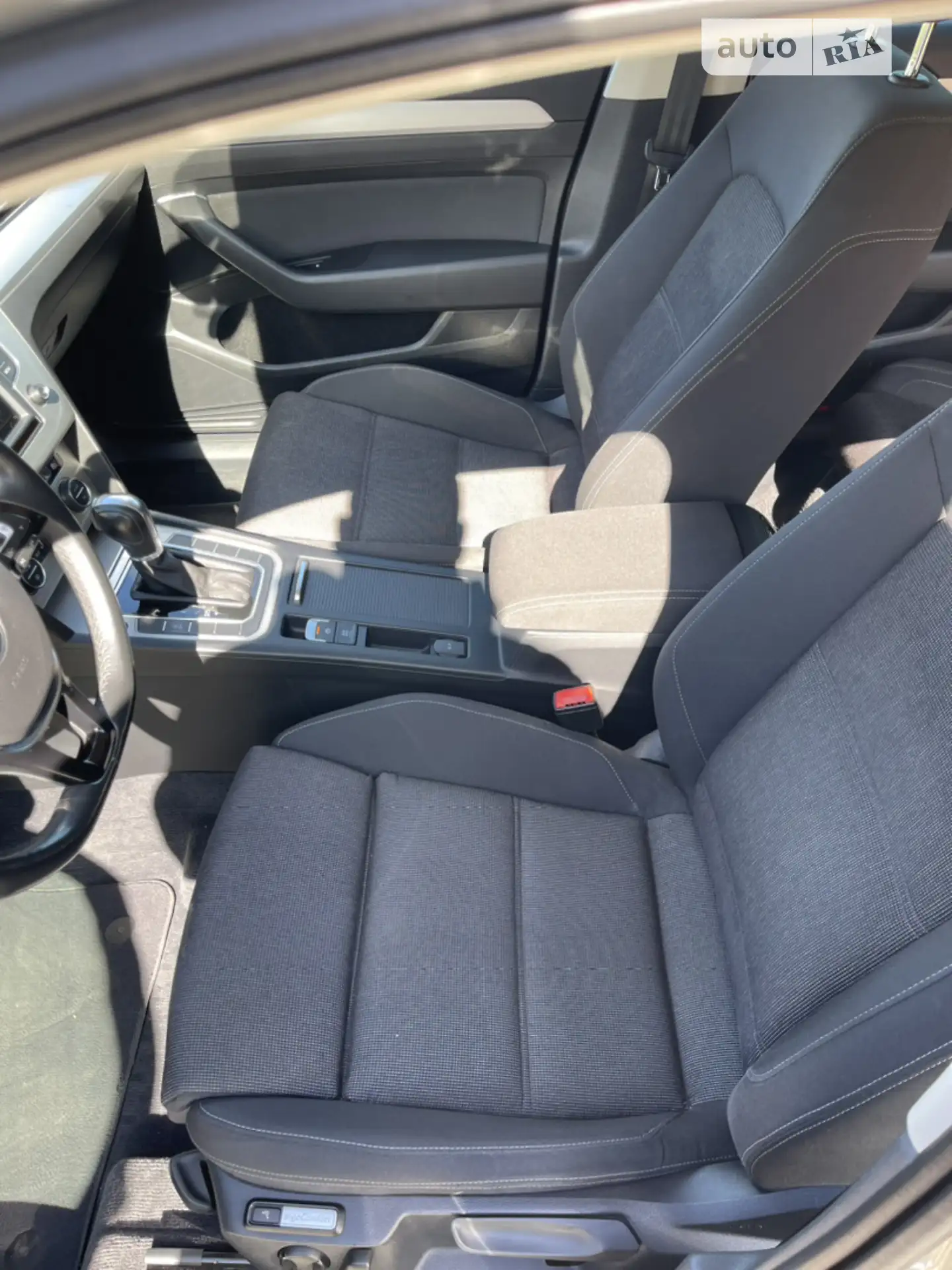 2015 Volkswagen Passat - мініатюра 41