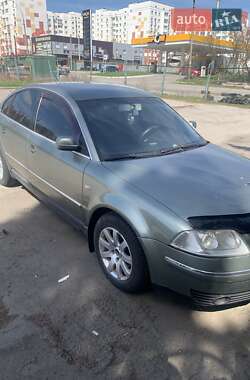 Седан Volkswagen Passat 2003 в Харькове