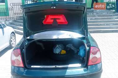 Седан Volkswagen Passat 2001 в 