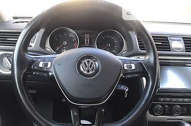 Седан Volkswagen Passat 2015 в Львове