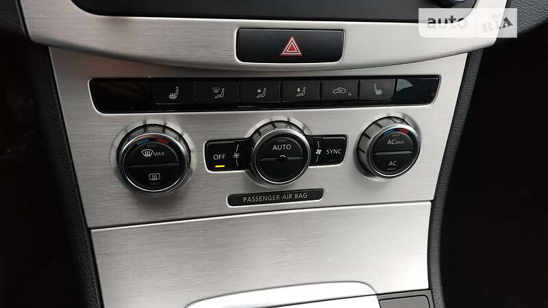 Универсал Volkswagen Passat 2011 в Овруче