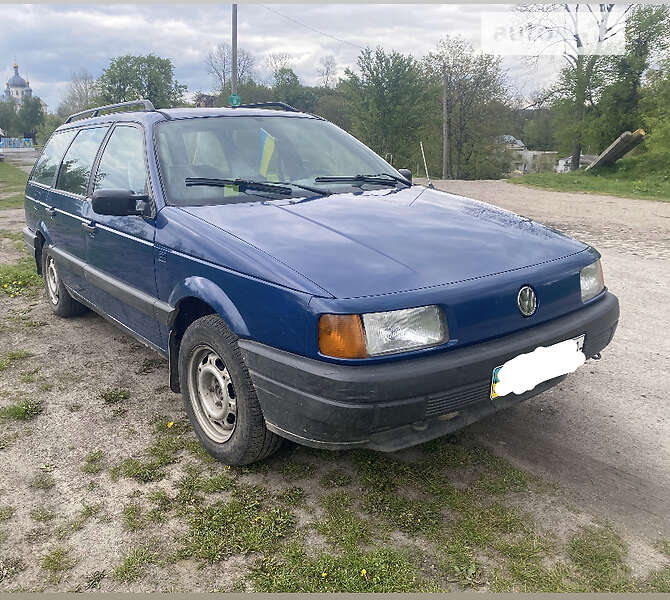 Универсал Volkswagen Passat 1989 в Корце