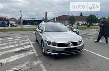 Универсал Volkswagen Passat 2016 в Ужгороде