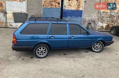 Універсал Volkswagen Passat 1986 в 