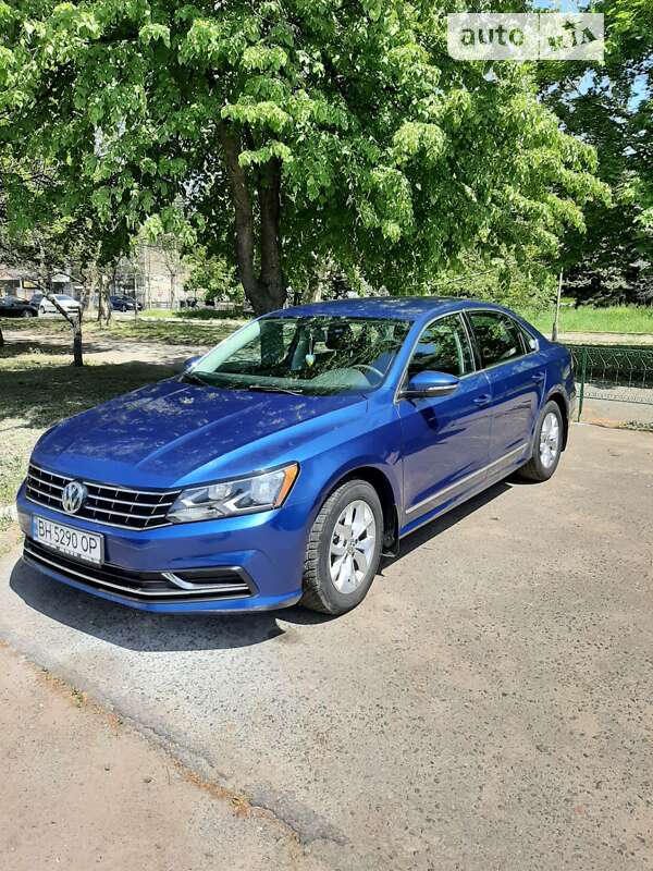 Седан Volkswagen Passat 2016 в Одессе