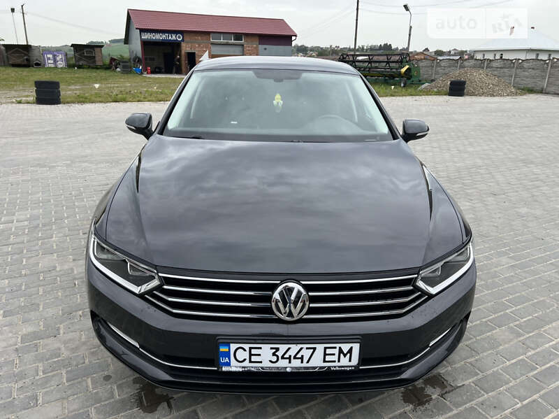 Седан Volkswagen Passat 2018 в Черновцах