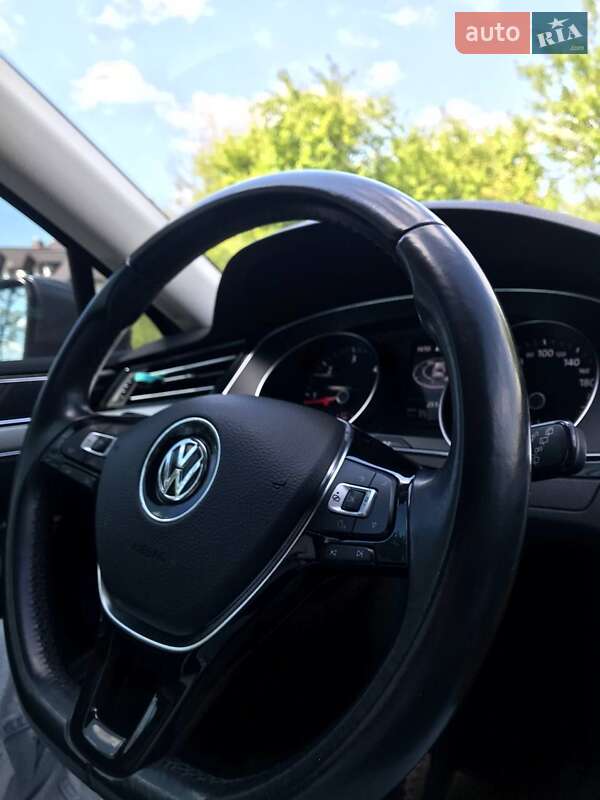 Универсал Volkswagen Passat 2017 в Ровно