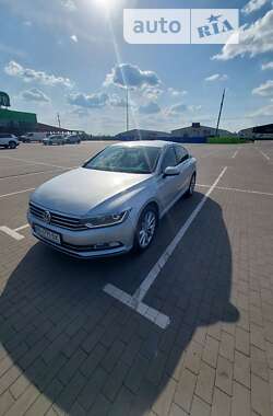 Седан Volkswagen Passat 2016 в Виннице