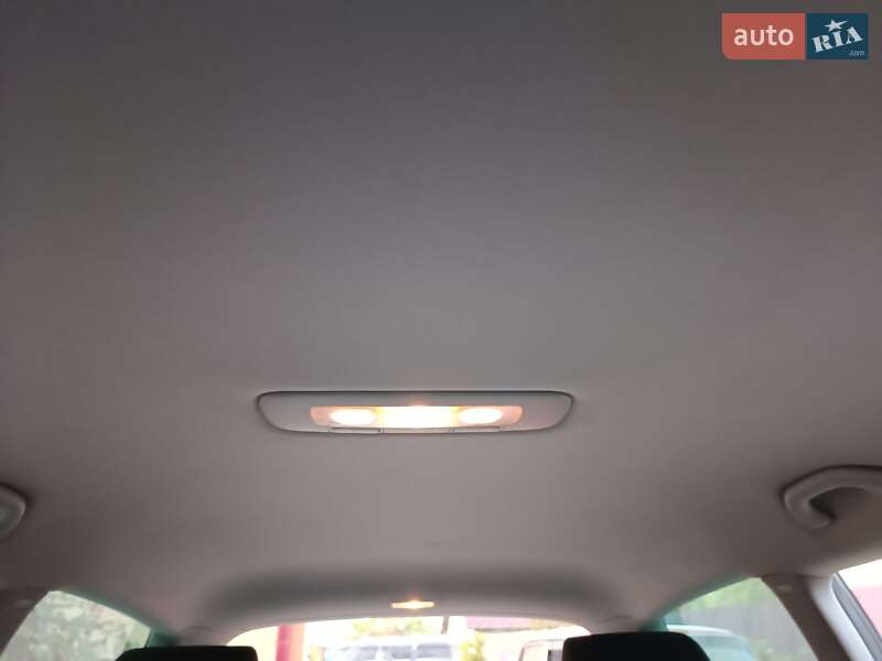 Універсал Volkswagen Passat 2010 в Коломиї