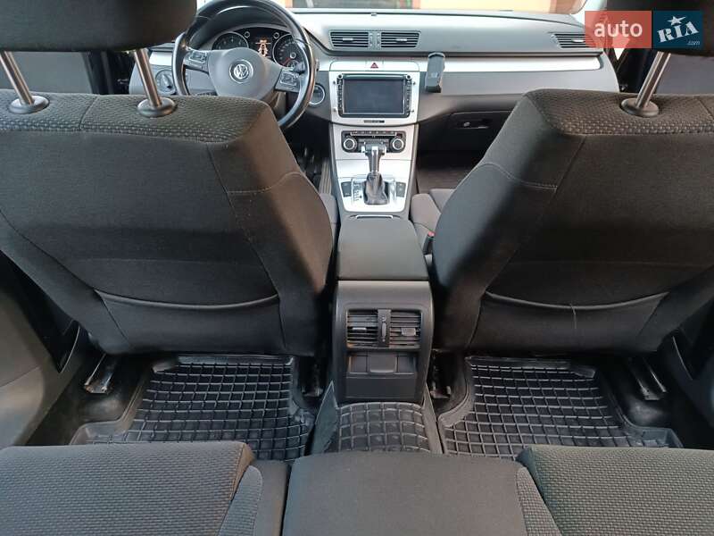 Універсал Volkswagen Passat 2010 в Коломиї