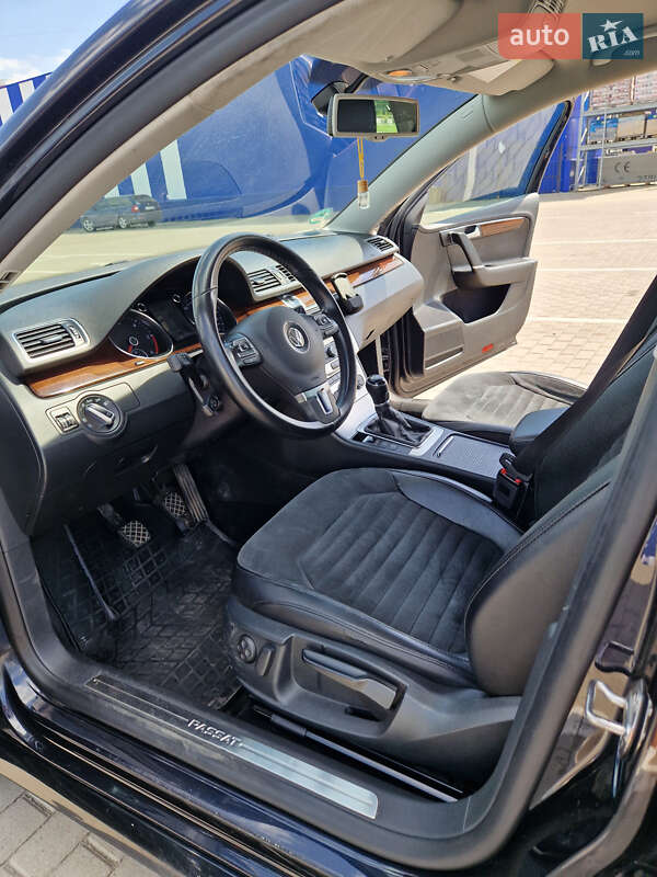 Универсал Volkswagen Passat 2012 в Дубно