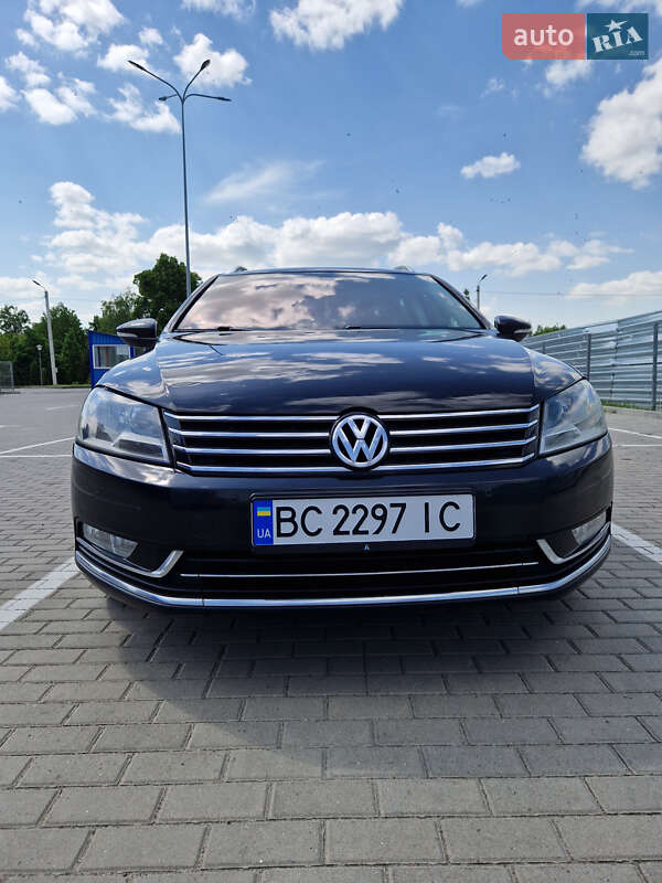 Универсал Volkswagen Passat 2012 в Дубно