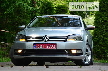 Седан Volkswagen Passat 2013 в Дрогобичі