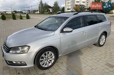 Универсал Volkswagen Passat 2012 в Вараше