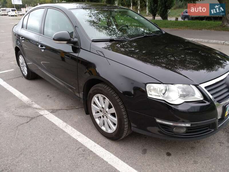 Седан Volkswagen Passat 2008 в Киеве