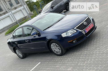 Седан Volkswagen Passat 2006 в Днепре