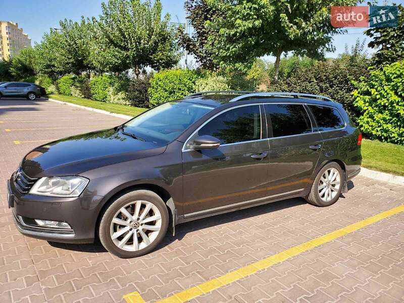 Универсал Volkswagen Passat 2011 в Киеве