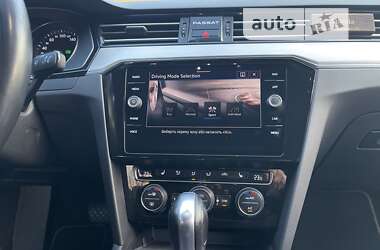 Седан Volkswagen Passat 2020 в 