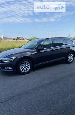 Универсал Volkswagen Passat 2016 в Хусте