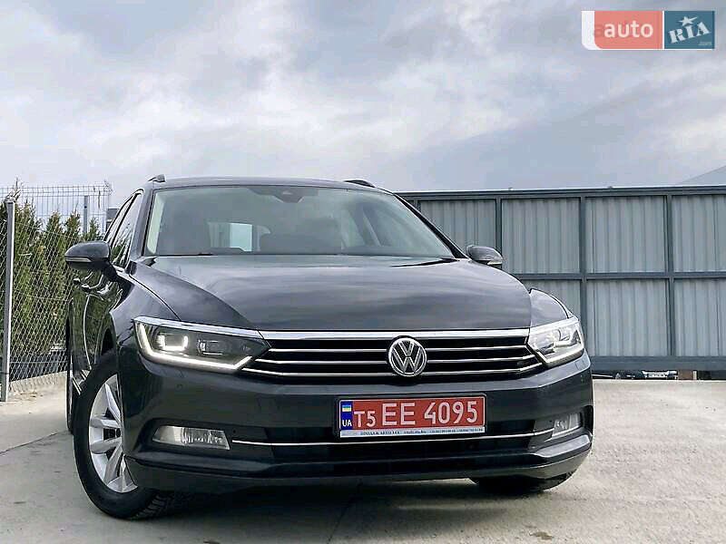 Универсал Volkswagen Passat 2017 в Бориславе