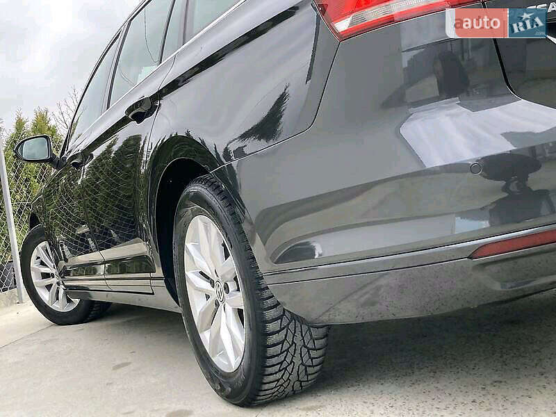 Универсал Volkswagen Passat 2017 в Бориславе