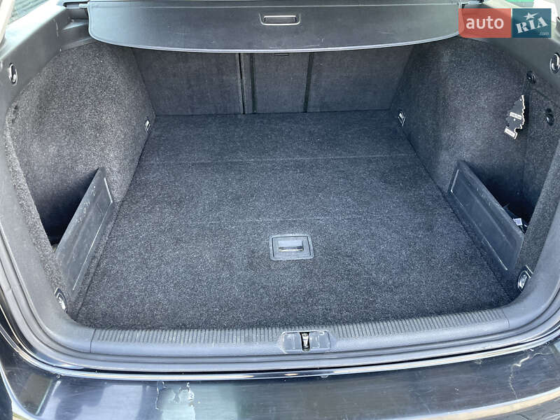 Універсал Volkswagen Passat 2010 в Івано-Франківську