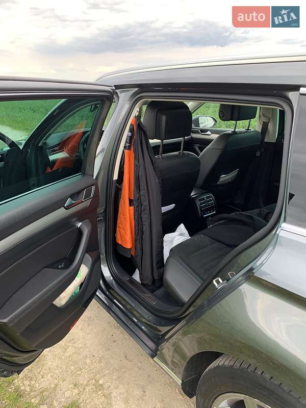 Універсал Volkswagen Passat 2015 в Львові