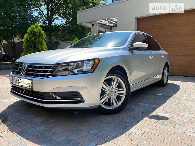 Седан Volkswagen Passat 2016 в Киеве