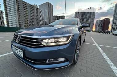 Универсал Volkswagen Passat 2014 в Киеве