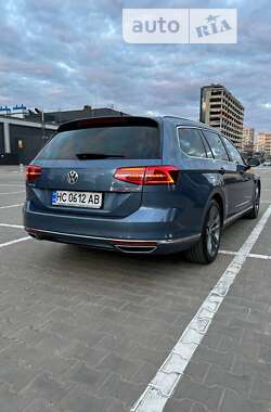 Универсал Volkswagen Passat 2014 в Киеве