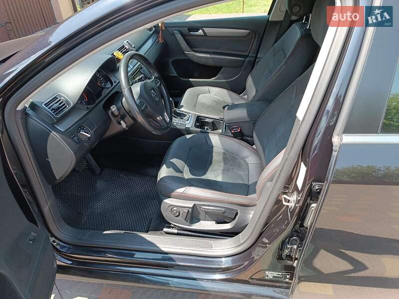 Универсал Volkswagen Passat 2012 в Львове