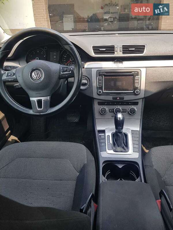 Седан Volkswagen Passat 2012 в Херсоні