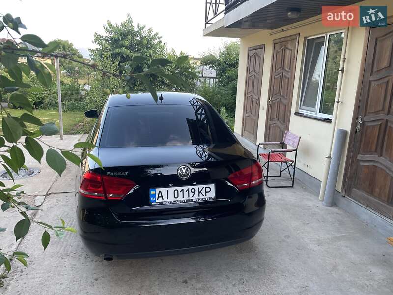 Седан Volkswagen Passat 2011 в Києві