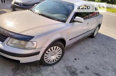Седан Volkswagen Passat 1997 в Коростене
