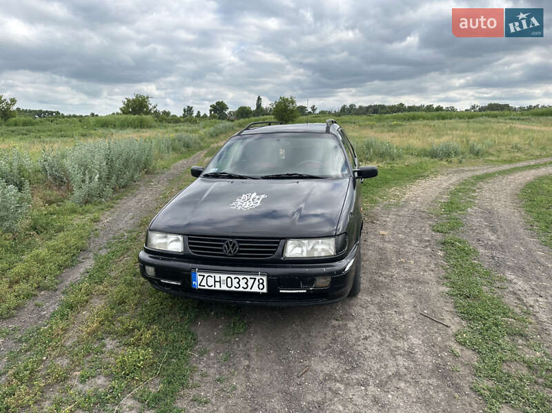 Универсал Volkswagen Passat 1996 в Покровске