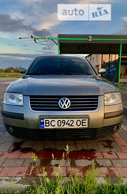 Седан Volkswagen Passat 2003 в Новояворовске