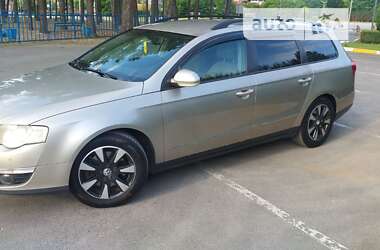 Универсал Volkswagen Passat 2006 в Киеве