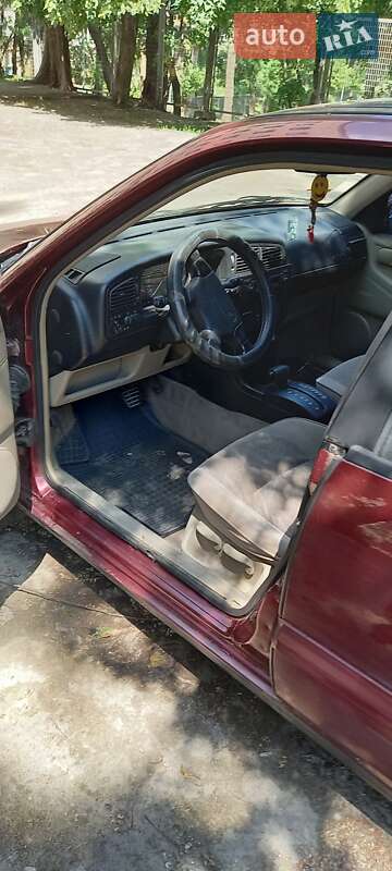 Седан Volkswagen Passat 1996 в Киеве
