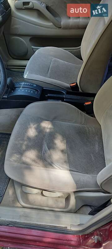 Седан Volkswagen Passat 1996 в Киеве