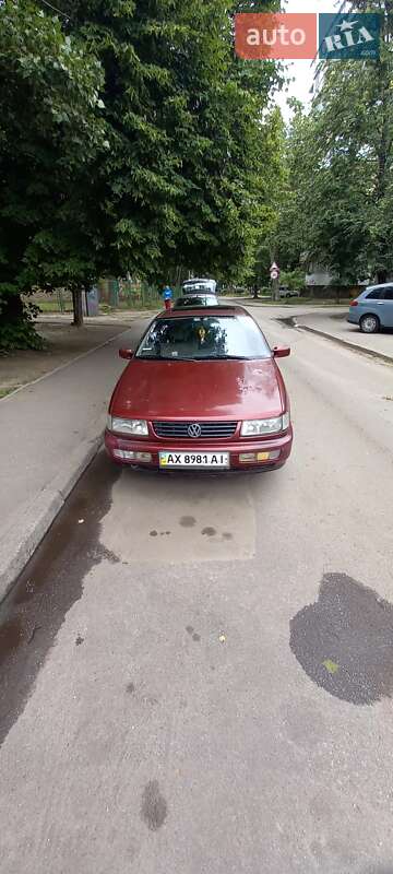 Седан Volkswagen Passat 1996 в Киеве