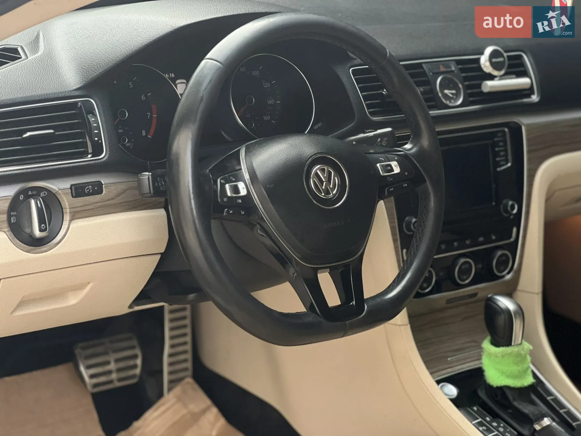 2016 Volkswagen Passat - мініатюра 18